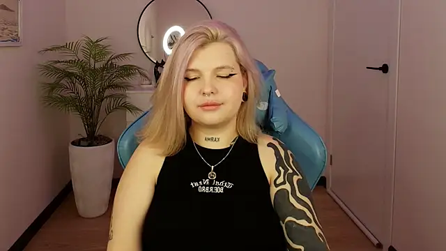 Shad0wPurr online show from 10.10.25