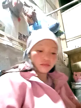 Minkine022 online show from 11.18.25