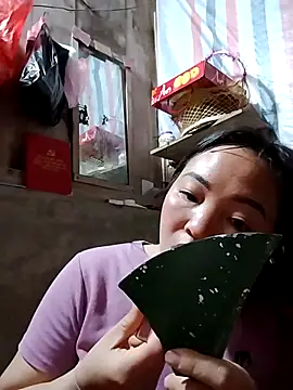 Snapshot of Minkine022 chatting on 02.18.26 Minkine022 online show from 02.18.26