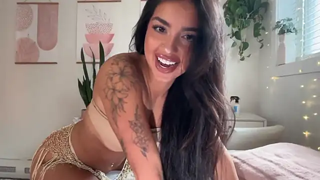 Snapshot of ariajacksonx chatting on 04.28.26 ariajacksonx online show from 04.28.26