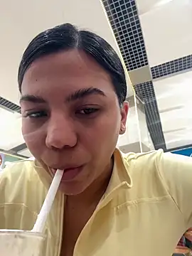 Snapshot of Pocahontas_sun chatting on 11.04.25 Pocahontas sun online show from 11.04.25