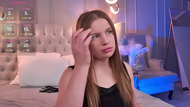 NicoleBellin online show from 10.17.25