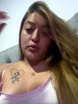 Snapshot of itsgianna chatting on 10.15.25 itsgianna online show from 10.15.25