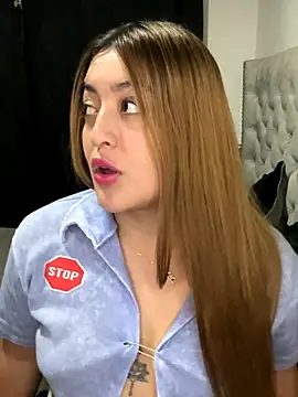 Snapshot of itsgianna chatting on 10.16.25 itsgianna online show from 10.16.25