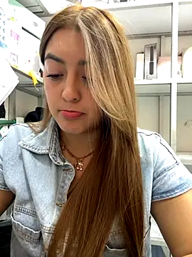 Snapshot of itsgianna chatting on 10.30.25 itsgianna online show from 10.30.25