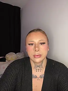 Snapshot of Kimberly-sweety chatting on 11.22.25 Kimberly-sweety online show from 11.22.25