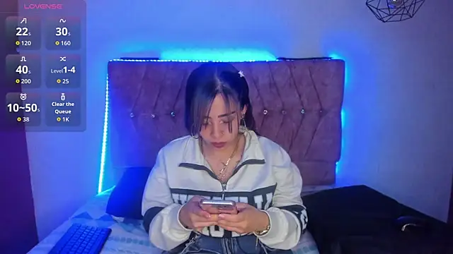 Snapshot of Mia_lopez_1 chatting on 05.08.26 Mia lopez 1 online show from 05.08.26