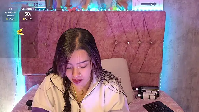 Snapshot of Mia_lopez_1 chatting on 06.17.26 Mia lopez 1 online show from 06.17.26