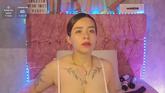 Snapshot of Mia_lopez_1 chatting on 06.23.26 Mia lopez 1 online show from 06.23.26