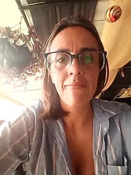 Snapshot of Jade_1-9 chatting on 10.16.25 Jade 1-9 online show from 10.16.25