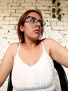 Snapshot of Jade_1-9 chatting on 11.05.25 Jade 1-9 online show from 11.05.25