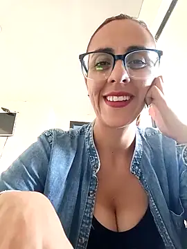 Snapshot of Jade_1-9 chatting on 11.17.25 Jade 1-9 online show from 11.17.25