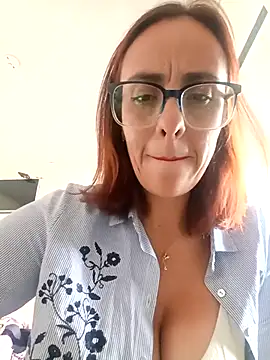 Snapshot of Jade_1-9 chatting on 11.25.25 Jade 1-9 online show from 11.25.25