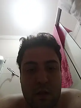 Snapshot of vitinhobb2 chatting on 10.26.25 vitinhobb2 online show from 10.26.25