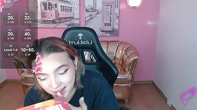 Snapshot of mia_foster_t chatting on 11.13.25 mia foster t online show from 11.13.25