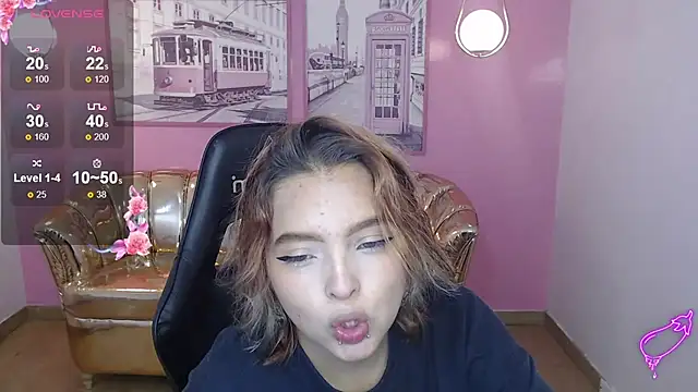 Snapshot of mia_foster_t chatting on 11.14.25 mia foster t online show from 11.14.25