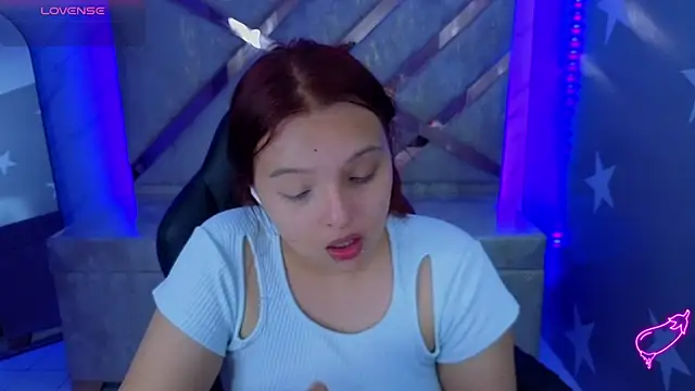 Snapshot of mia_foster_t chatting on 05.22.26 mia foster t online show from 05.22.26