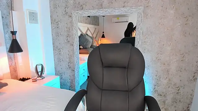 Vanessa Rain  online show from 05.11.26