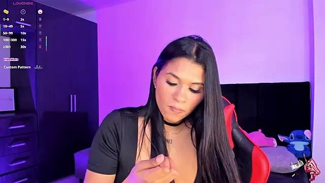 Snapshot of Gemma-ros chatting on 11.10.25 Gemma-ros online show from 11.10.25