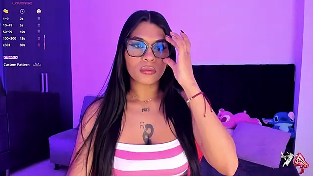 Snapshot of Gemma-ros chatting on 11.12.25 Gemma-ros online show from 11.12.25