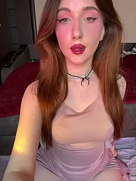 Evelyn39 online show from 10.18.25