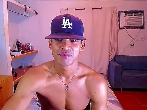 Snapshot of theMyke101 chatting on 06.18.26 theMyke101 online show from 06.18.26