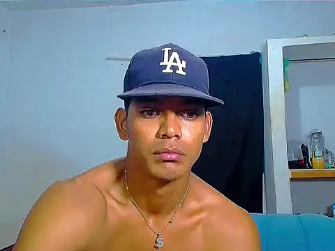 Snapshot of theMyke101 chatting on 06.26.26 theMyke101 online show from 06.26.26