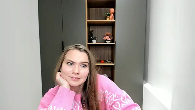 RomonaRuben online show from 10.03.25