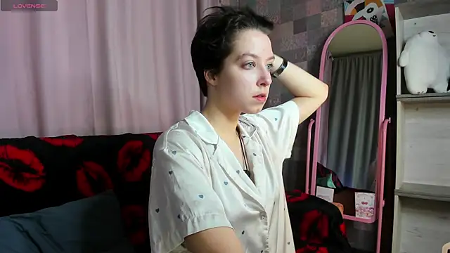 Sara Frayer online show from 11.27.25