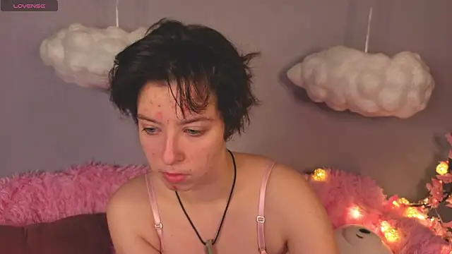 Snapshot of Sara_Frayer chatting on 02.04.26 Sara Frayer online show from 02.04.26