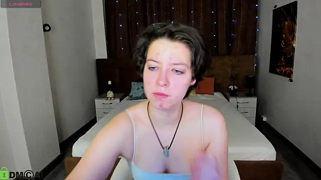 Snapshot of Sara_Frayer chatting on 03.03.26 Sara Frayer online show from 03.03.26