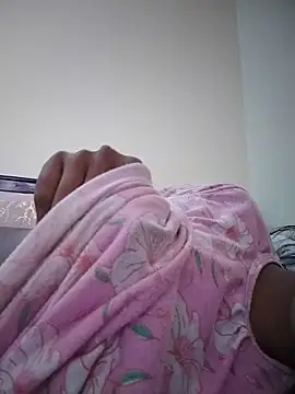 Snapshot of hottywife-03 chatting on 06.12.26 hottywife-03 online show from 06.12.26