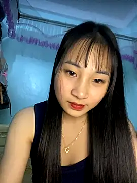 Snapshot of banlinh004 chatting on 10.25.25 banlinh004 online show from 10.25.25