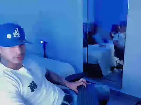 Snapshot of Dammianmiller chatting on 10.08.25 Dammianmiller online show from 10.08.25