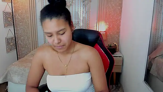 Snapshot of AriaVega chatting on 05.06.26 AriaVega online show from 05.06.26