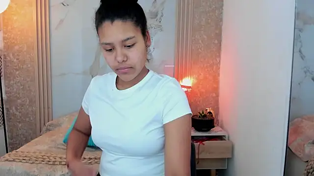 Snapshot of AriaVega chatting on 05.15.26 AriaVega online show from 05.15.26