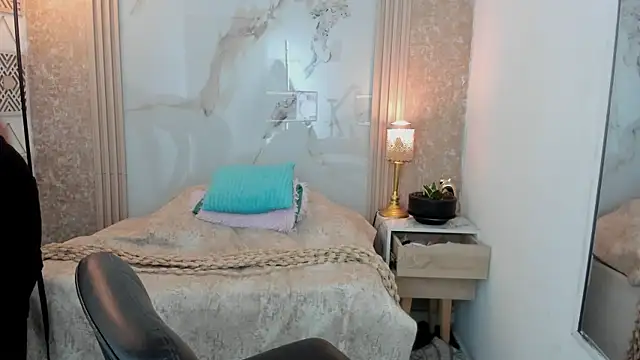 Snapshot of AriaVega chatting on 05.16.26 AriaVega online show from 05.16.26
