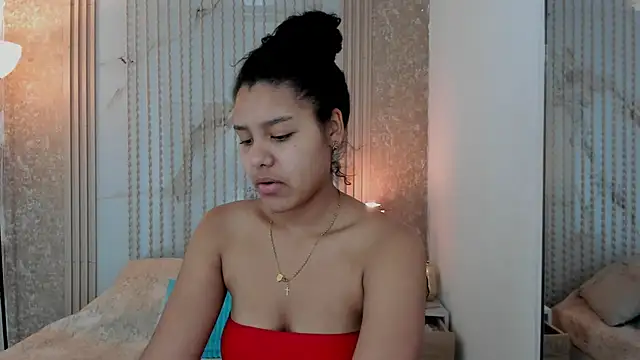 Snapshot of AriaVega chatting on 05.17.26 AriaVega online show from 05.17.26