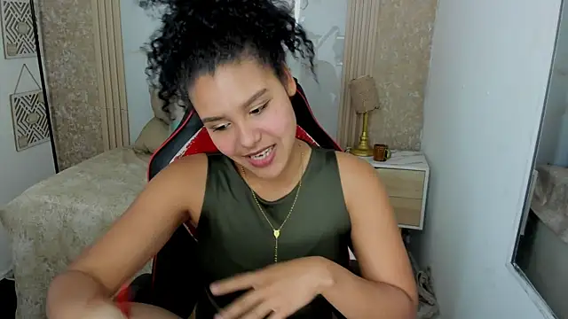 Snapshot of AriaVega chatting on 05.26.26 AriaVega online show from 05.26.26