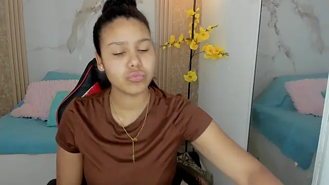 Snapshot of AriaVega chatting on 07.03.26 AriaVega online show from 07.03.26