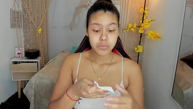 Snapshot of AriaVega chatting on 07.25.26 AriaVega online show from 07.25.26