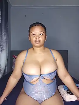 Sultrytits6 online show from 06.18.26