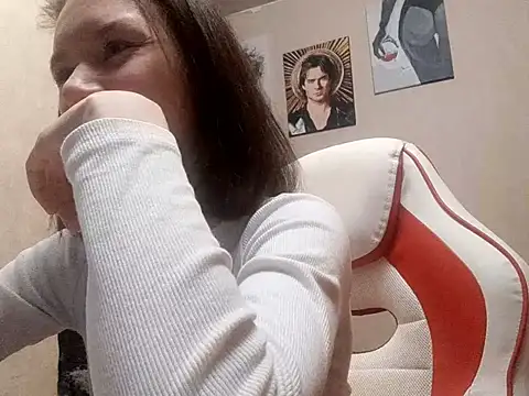 Snapshot of LidaGreist chatting on 10.12.25 LidaGreist online show from 10.12.25