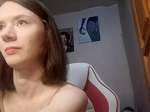 Snapshot of LidaGreist chatting on 10.19.25 LidaGreist online show from 10.19.25