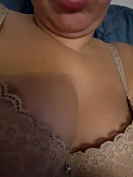 Daiana Andra online show from 12.22.25