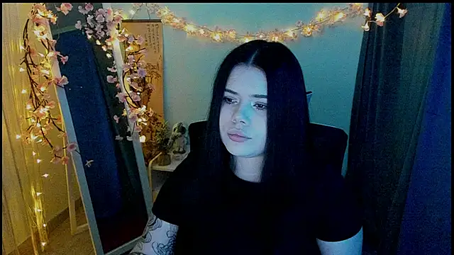 Mona Esty online show from 03.04.26