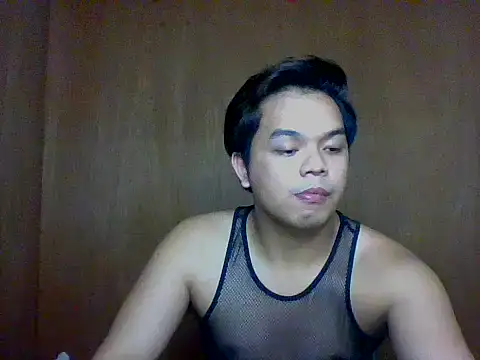 Snapshot of TarahFox chatting on 11.18.25 TarahFox online show from 11.18.25