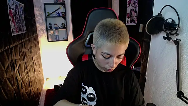 Snapshot of lunarichy22 chatting on 11.11.25 lunarichy22 online show from 11.11.25