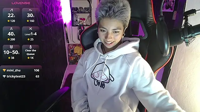 Snapshot of lunarichy22 chatting on 01.05.26 lunarichy22 online show from 01.05.26