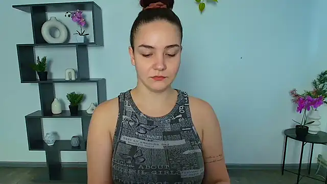 Snapshot of OliviaMontgommery chatting on 11.11.25 OliviaMontgommery online show from 11.11.25